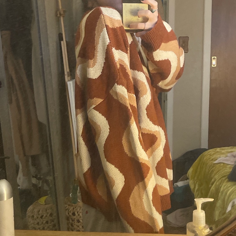 groovy retro wavy squiggly oversized sweater